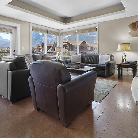 Sunset Ridge - Luxurious Corner Condo - Spectacular Mt Views With Open Pool! キャンモア エクステリア 写真