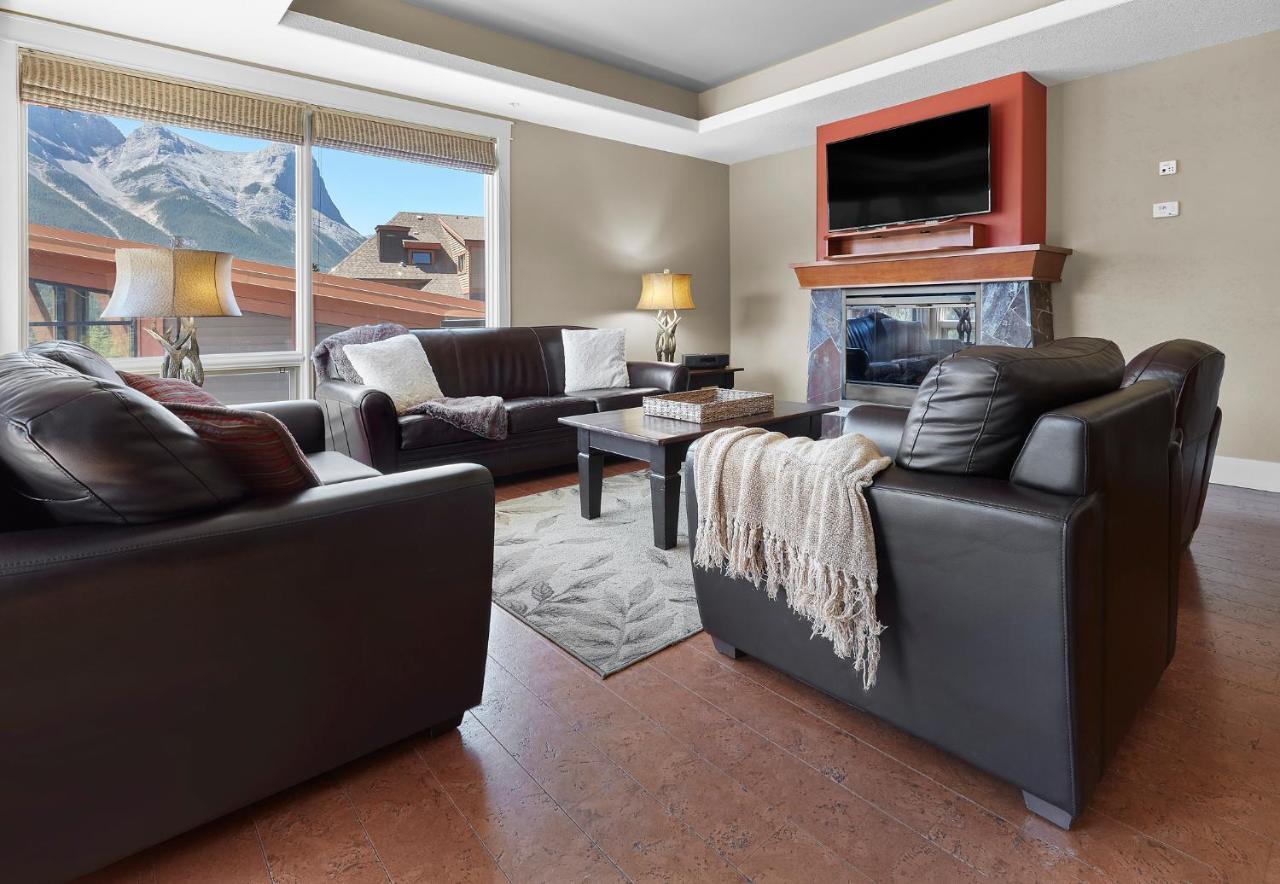 Sunset Ridge - Luxurious Corner Condo - Spectacular Mt Views With Open Pool! キャンモア エクステリア 写真