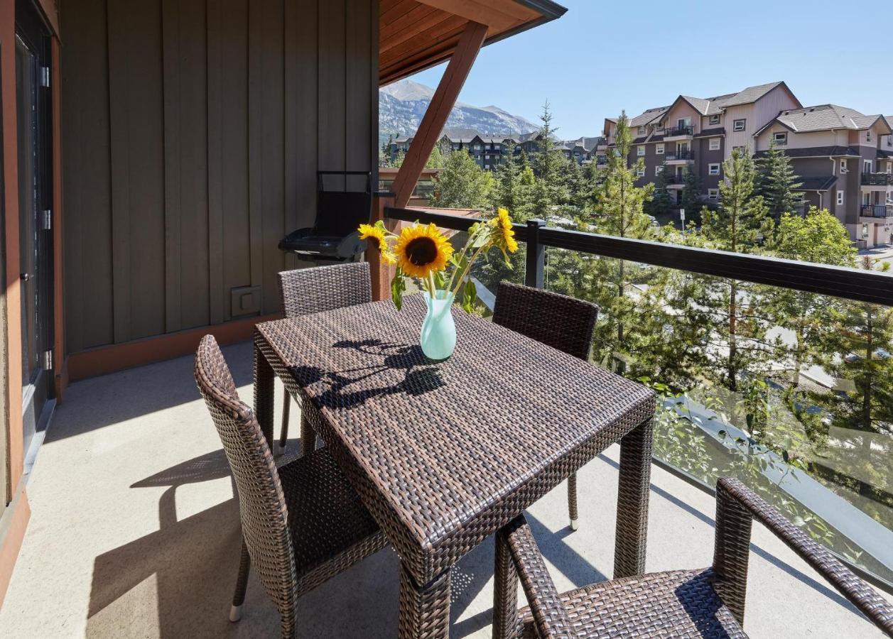 Sunset Ridge - Luxurious Corner Condo - Spectacular Mt Views With Open Pool! キャンモア エクステリア 写真