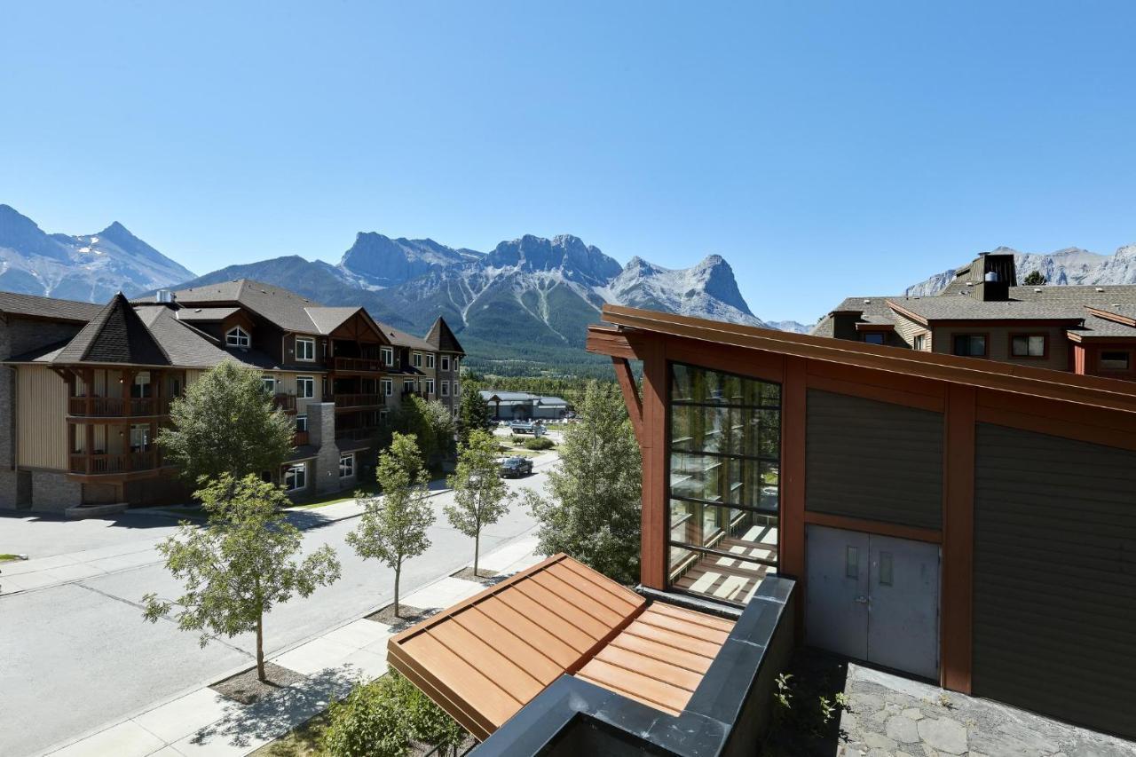 Sunset Ridge - Luxurious Corner Condo - Spectacular Mt Views With Open Pool! キャンモア エクステリア 写真